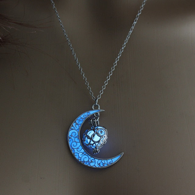 Hot Moon Glowing Necklace