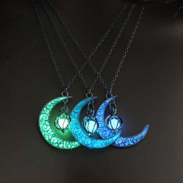 Hot Moon Glowing Necklace