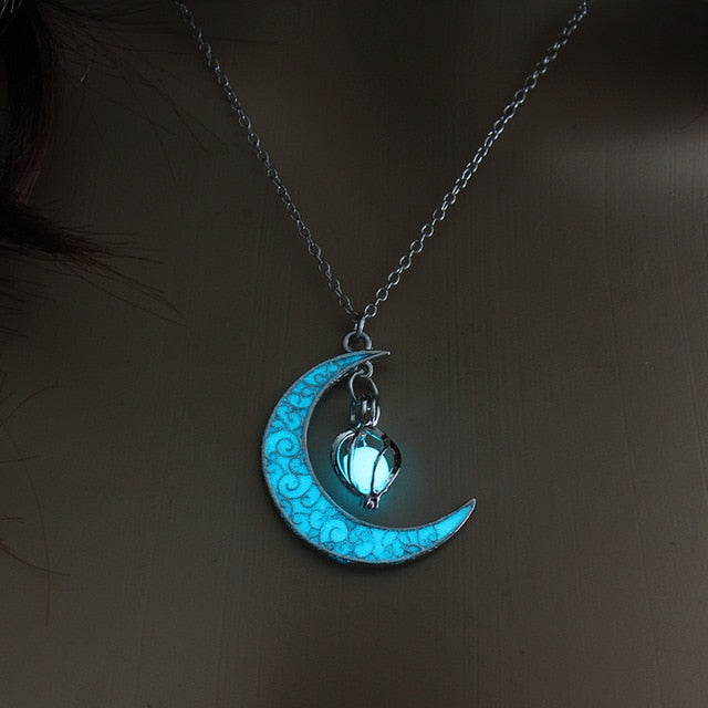 Hot Moon Glowing Necklace